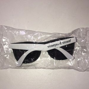 Vineyard Vines Sunglasses